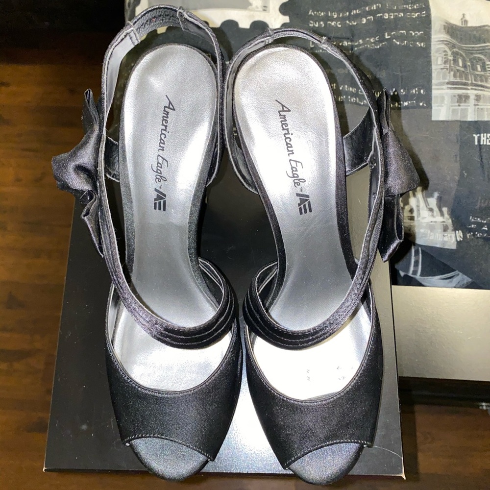 AE heels - Picture 2 of 6